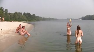 beautiful nudist beach girl