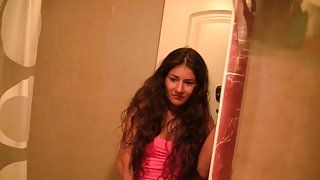 Agnessa in a hot amateur couple has sex outside their car