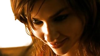 Rose Ashton in Feed (2005)